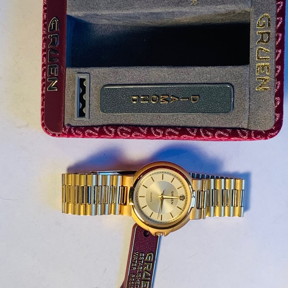 NWT Gruen Vintage Gold Plated Diamond Quartz Watch - Picture 4 of 9